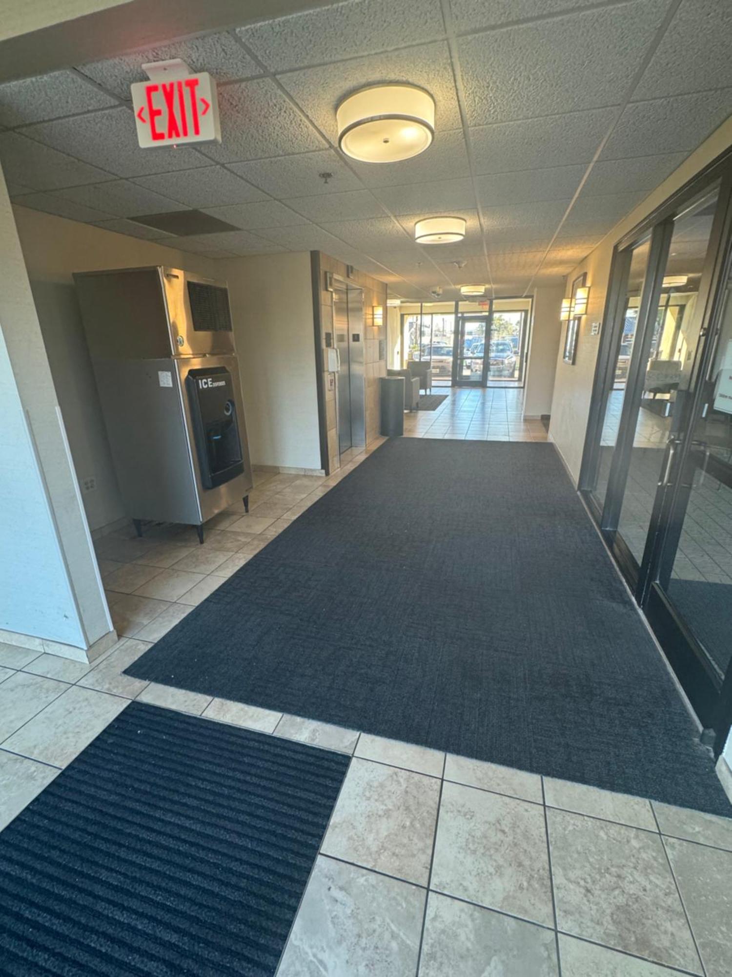 Отель Sonesta Essential Houston Hobby Airport Экстерьер фото