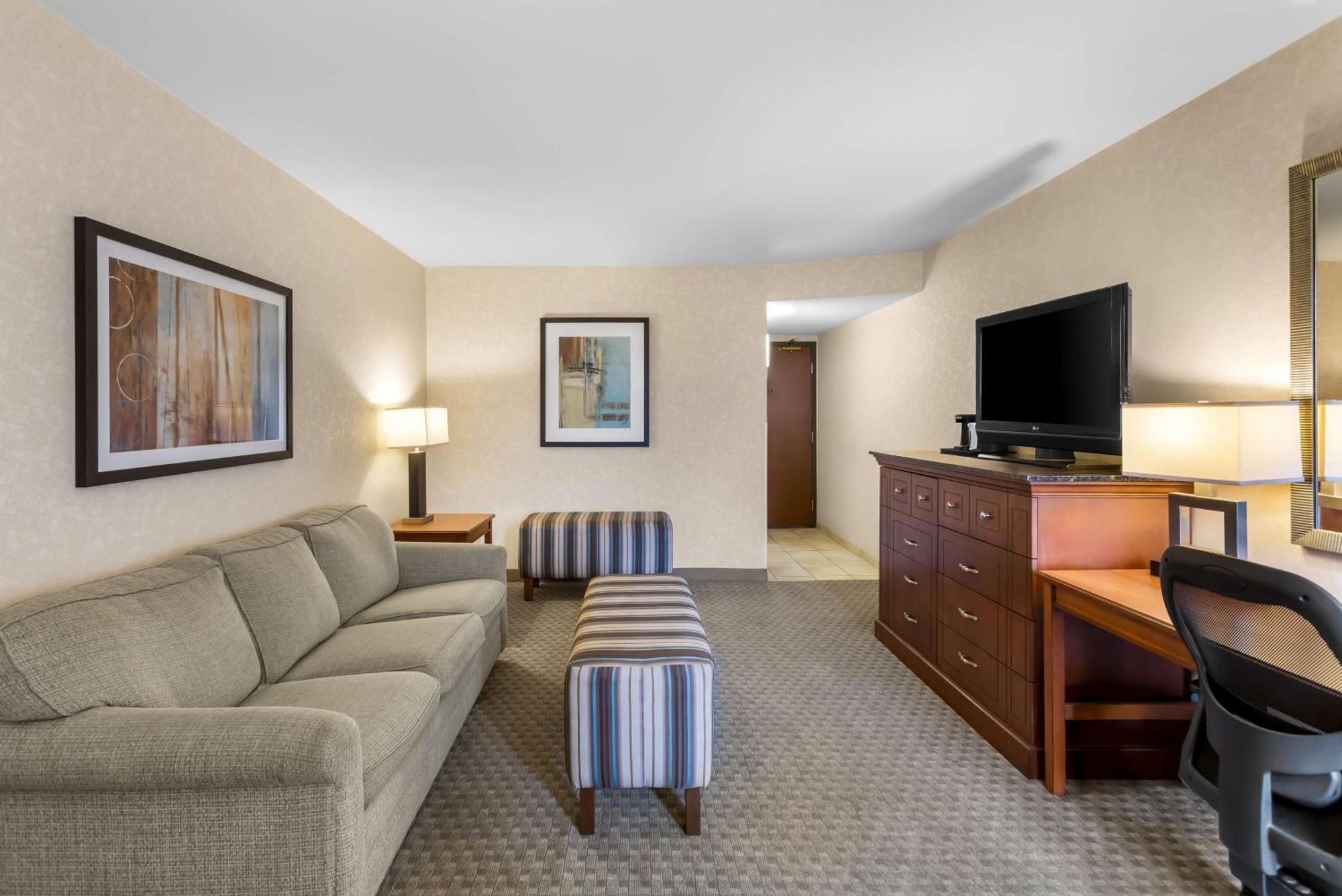 Отель Sonesta Essential Houston Hobby Airport Экстерьер фото