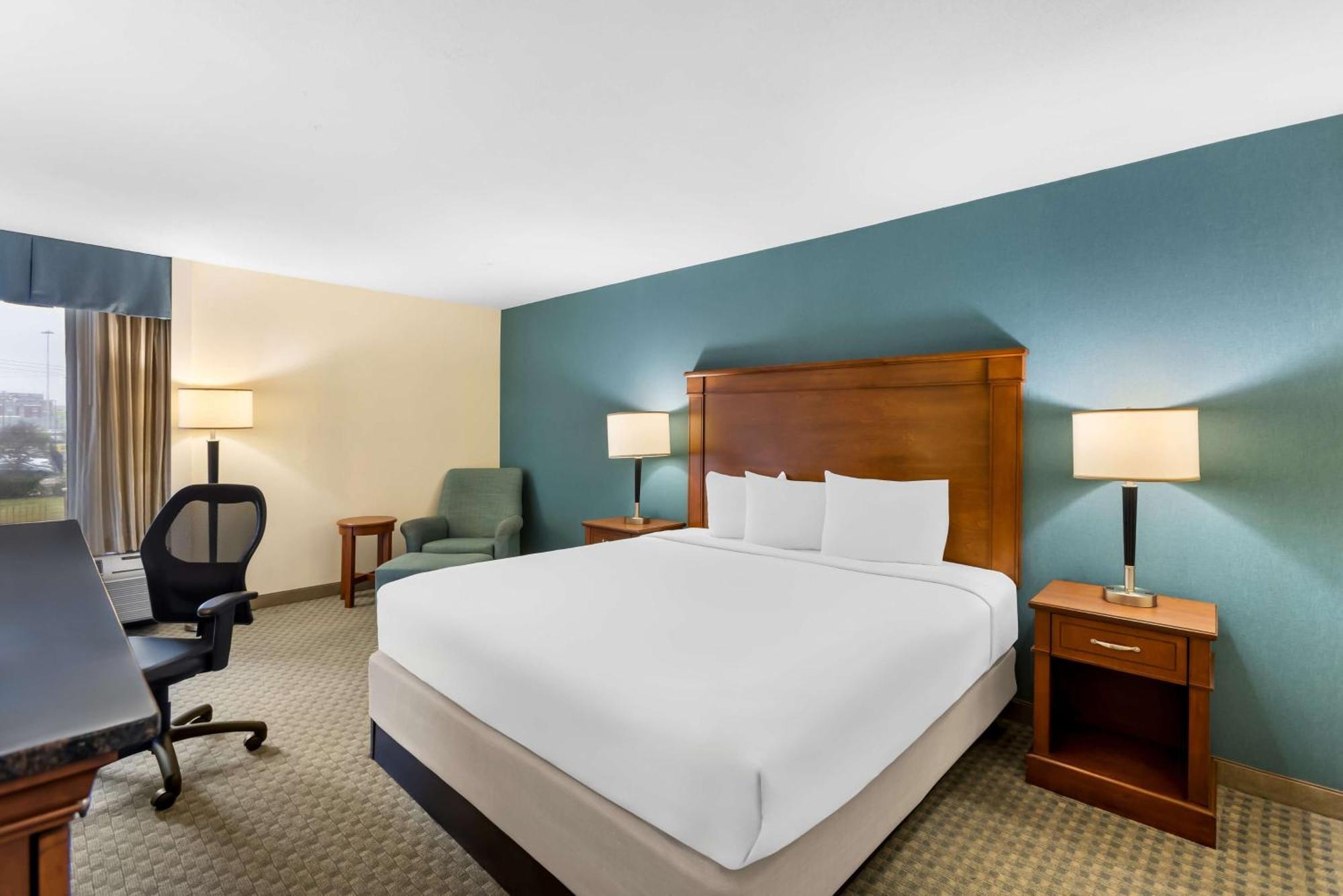 Отель Sonesta Essential Houston Hobby Airport Экстерьер фото